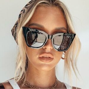 Quay Harper Sunglasses - Black